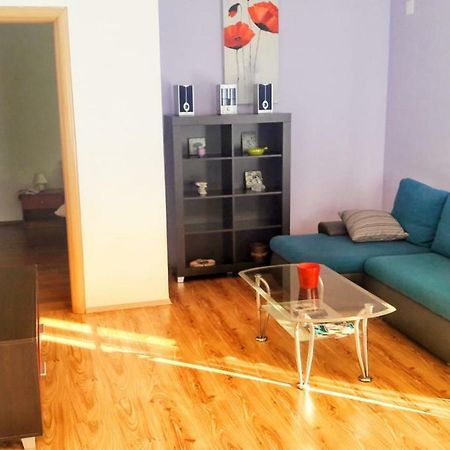 Apartman Колан Екстериор снимка